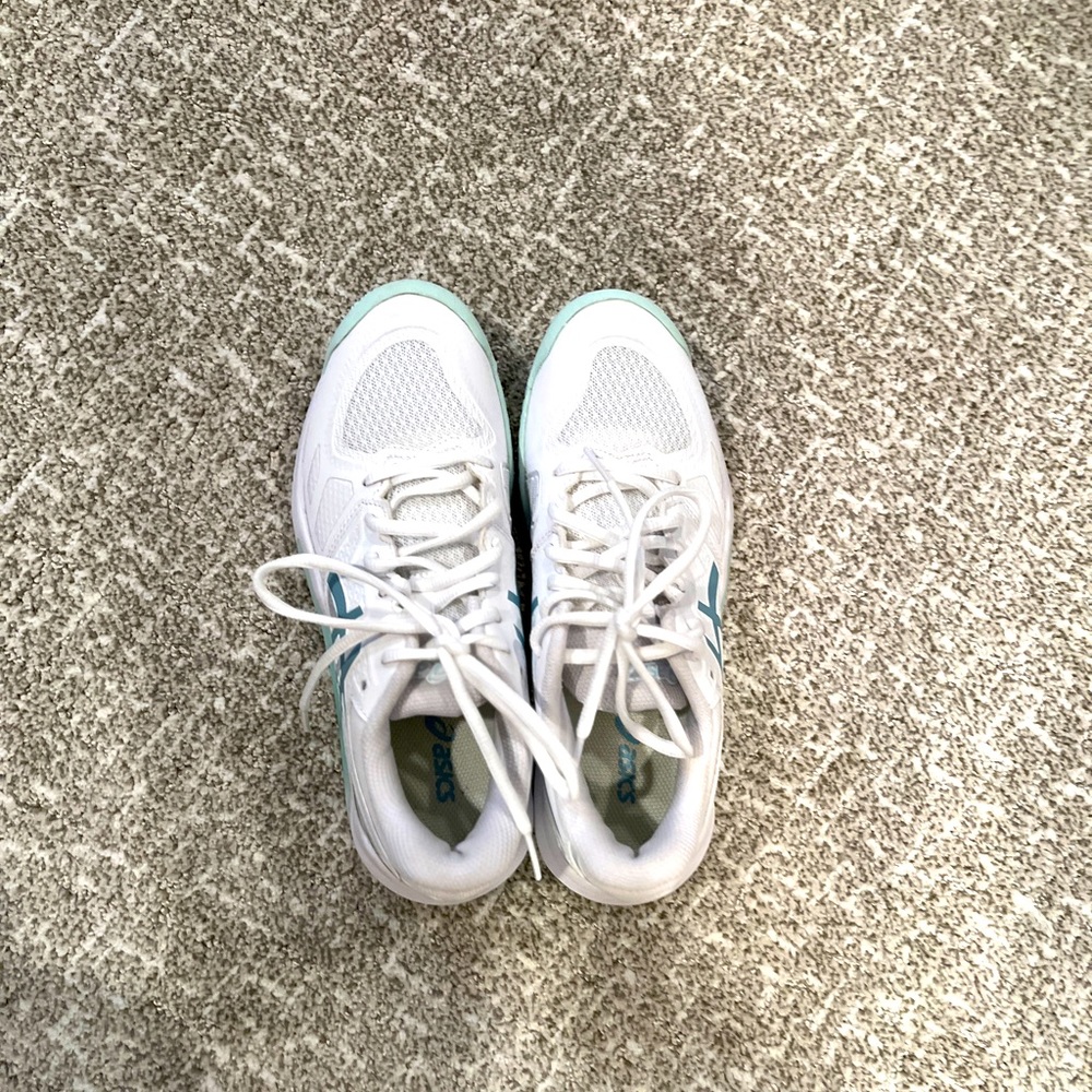 Women's ASICS tennis/pickle ball sneakers. Worn once